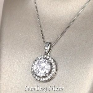Beautiful Silver Round Cut stone necklace New. 4,000 Items Sold! Top Seller